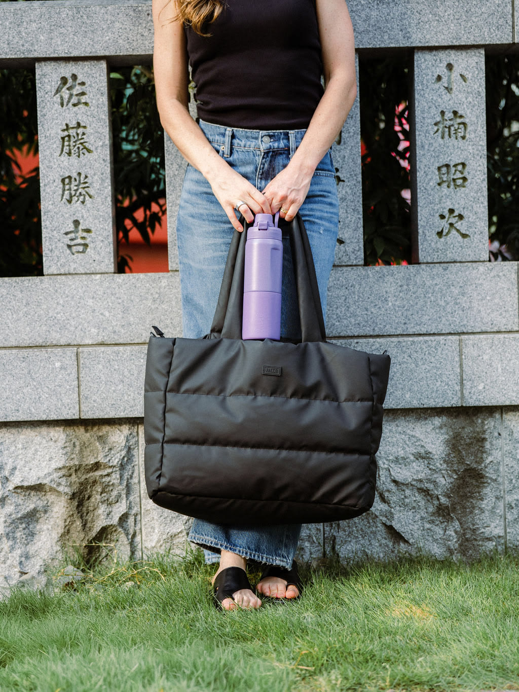 Bolsa PACCO com garrafa lavanda